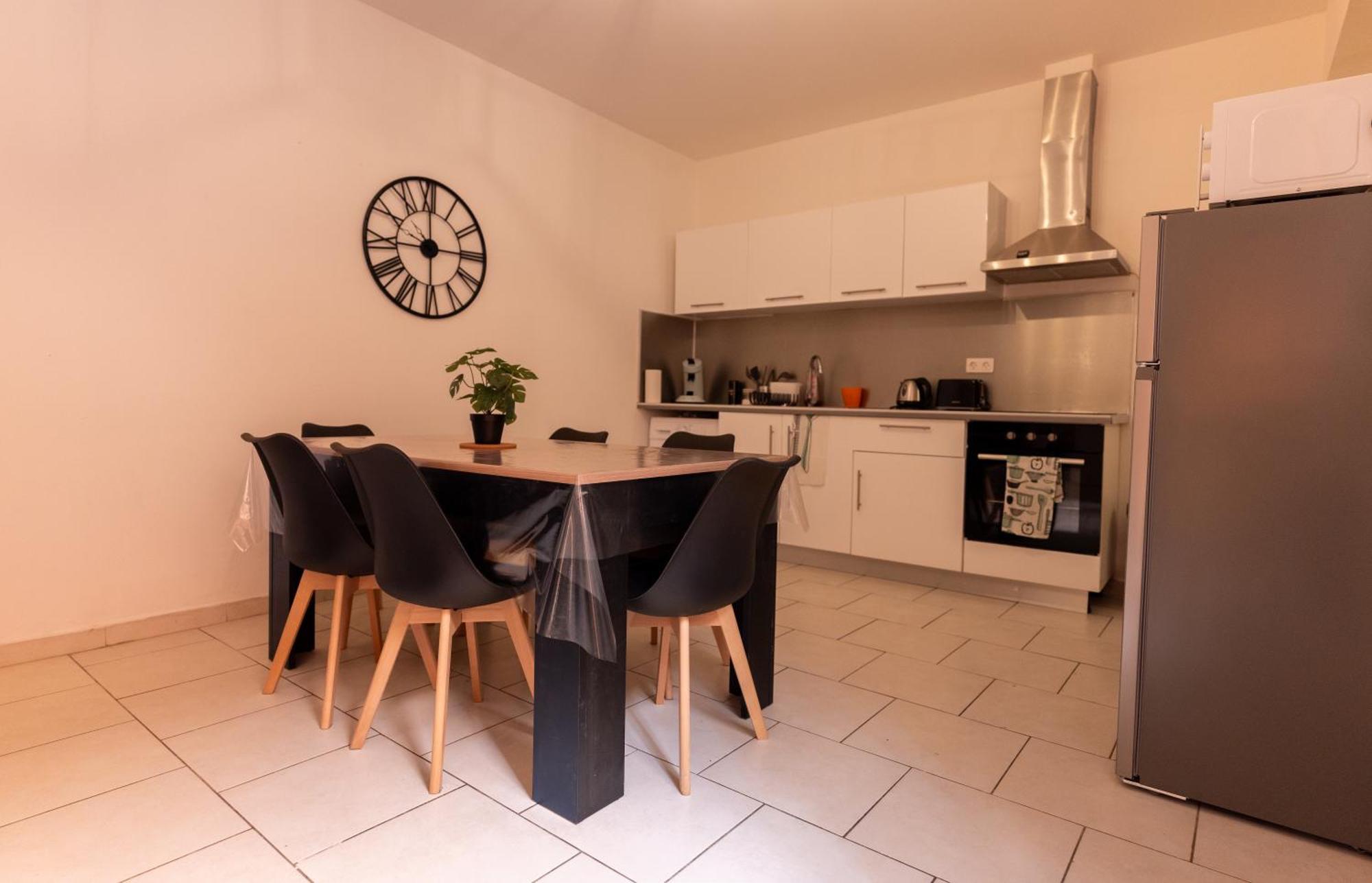 Appartement Tout Equipe Pour 6 Personnes A 15Min Des Plages 베지에 외부 사진