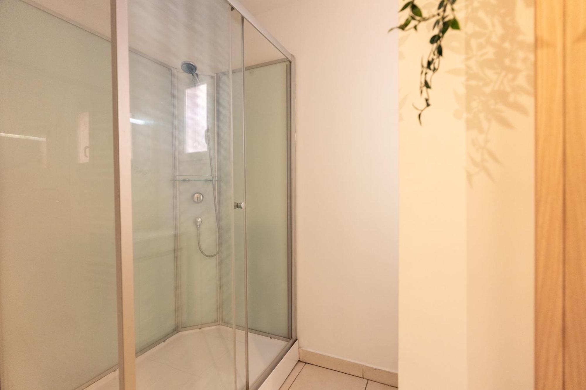 Appartement Tout Equipe Pour 6 Personnes A 15Min Des Plages 베지에 외부 사진