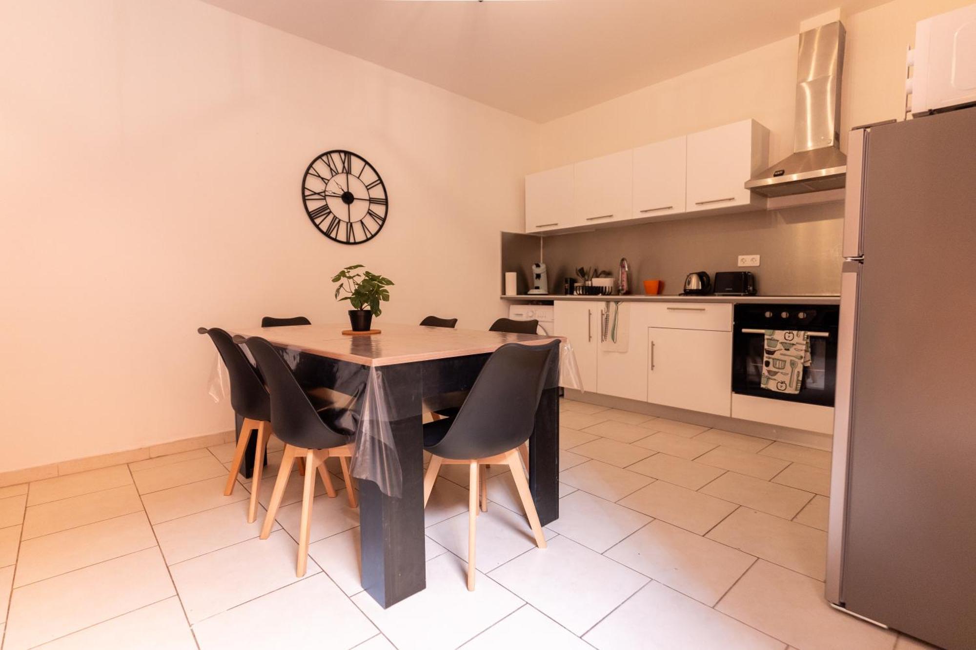 Appartement Tout Equipe Pour 6 Personnes A 15Min Des Plages 베지에 외부 사진